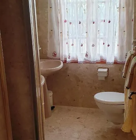 Hébergement de vacances Sunny House With Private Pool And Sea View *